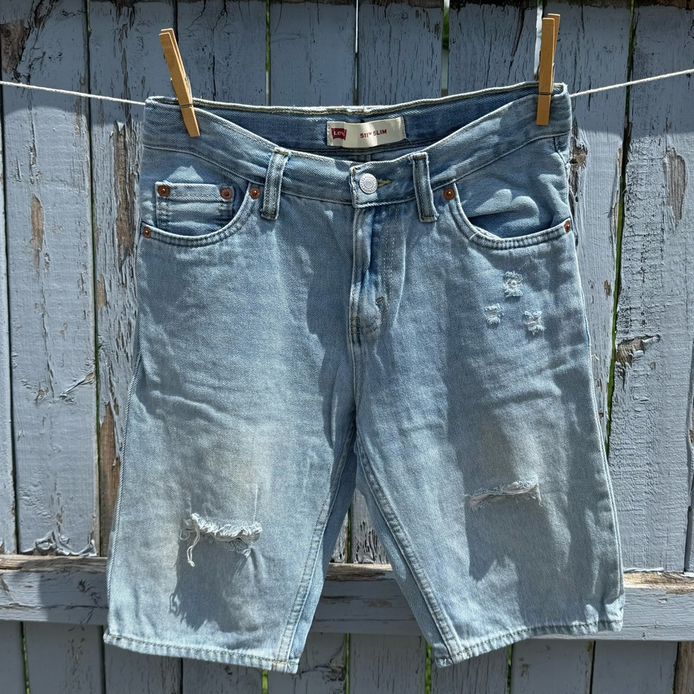 Levi’s Denim Shorts Boy’s size 14 Distressed Jeans Grunge Light Wash 27” Waist